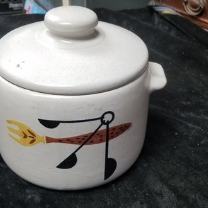 Vintage West Bend Stoneware 2-Qt Cookie Jar Bean Pot MCM Mid Century Modern 8&quot; X 7&quot; Including Lid and Handles