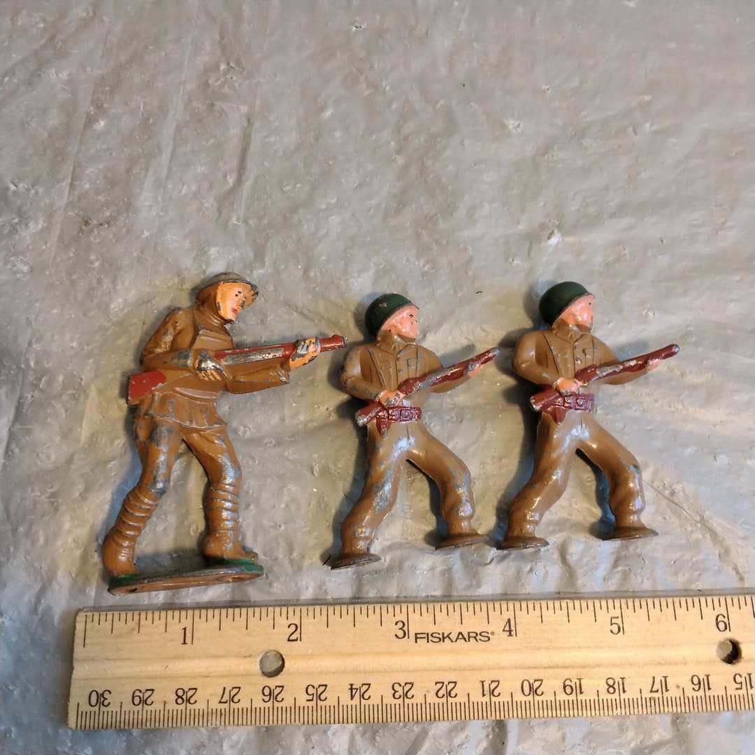 3 Vintage Lead Toy Soldiers Etsy