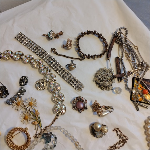 Vintage Jewelry Lot, Jewelry Making Pieces, Brooch - image 5