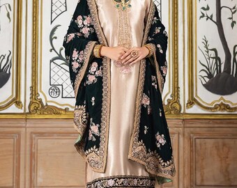 Embroidered Organza Pink color Salwar Kameez: Pakistani Bridal Dress
