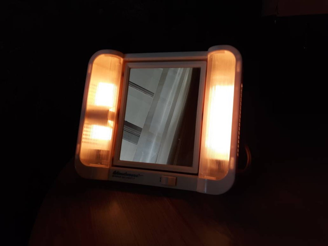 1980 Windmere Mirror Go lightly Lighted Makeup Mirror Compact Etsy