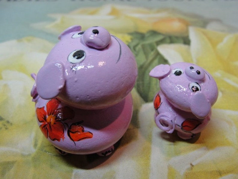 PIG ROCK Animals Pet rocks handpainted Pink art OOAK | Etsy