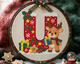 Patrón de punto de cruz con monograma navideño en forma de U: Bordado en PDF de renos y copos de nieve para regalos navideños