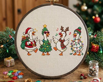 Patrón de punto de cruz del desfile de gansos navideños: Bordado en PDF de pájaros festivos, Papá Noel y renos.