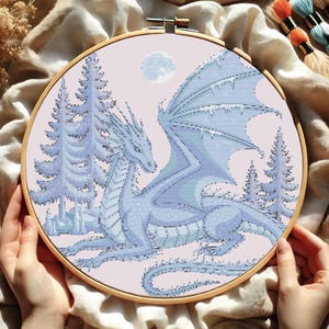 Kruissteekpatroon ijsdraak, winterfantasieborduurwerk, handwerken mystieke sneeuwdraak, kruissteek hemeldraak, mythische draak, mythische draak
