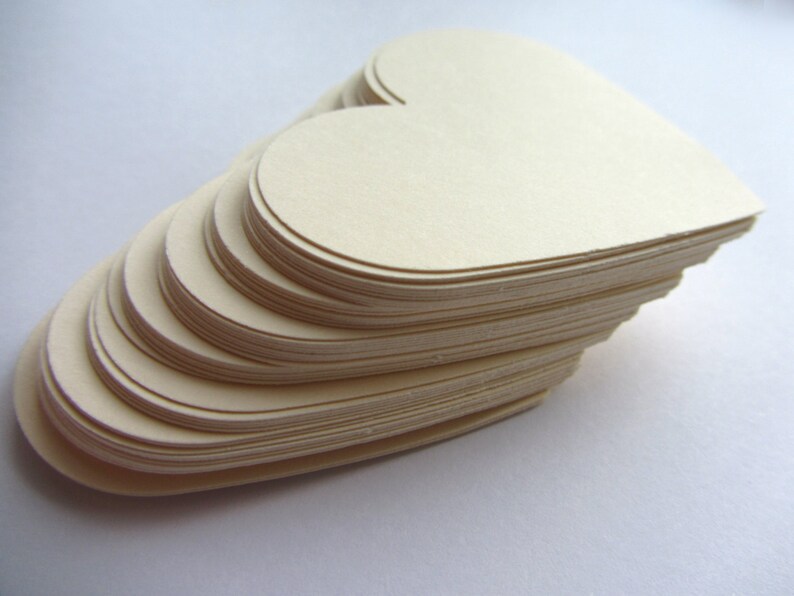 Ferraycle Papier-Herzen Ausschnitte – 108 Stück, 4 Farben, 10 Cm, Doppelseitiger Karton