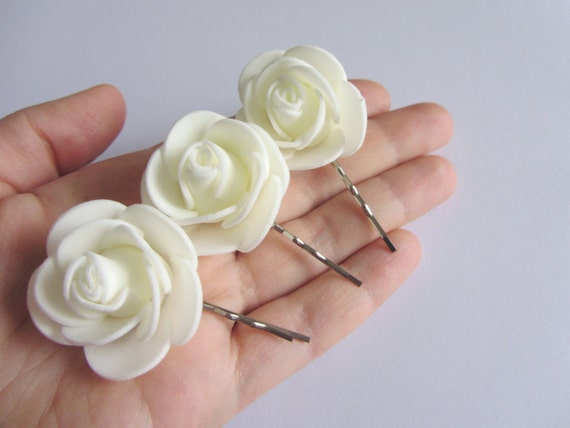 white flower bobby pins