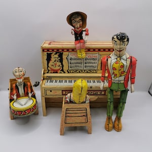 Vintage 1940's Lil Abner Dogpatch Band Tin Litho Windup Toy - Unique Art Company