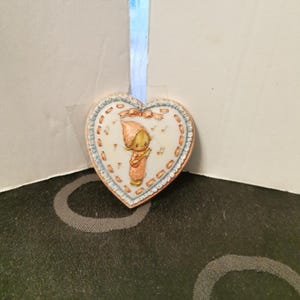 Hallmark 1973 Vintage Valentine&#39;s Day Plastic Betsey Clark Heart Brooch Pin