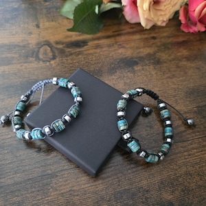 Armband met turkoois en hematiet: handgemaakte macramésieraden met edelsteen