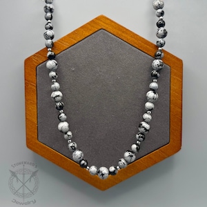 Simple Snowflake Obsidian Unisex Necklace.