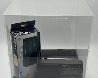 希少なヴィンテージ品、ソニー TR-63 アイボリー/レッド トランジスタ