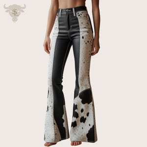 Rindsleder Schlaghose - Schwarz-Weiße Schlaghose für Frauen - Western Kuh Print Lederhose - Retro Y2K Festival Outfit