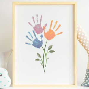handprint floral bouquet, baby handprint bouquet, mothers day printable gift, mom gift from kids handprint, mommy handprint craft