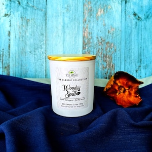 Woodzy Spell Soy Candle by FS Blends – Soy Candle with Mahogany & Teakwood – Warm Woodsy Masculine Scent