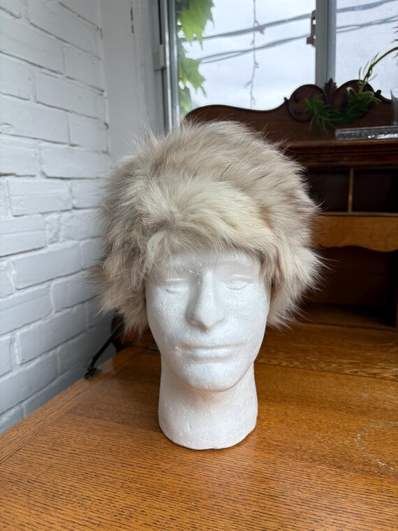 Vintage Fluffy Canadian FOX FUR HAT 1960 display picture 1