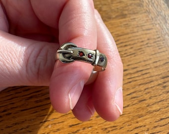 Vintage 9k GOUD en granaatgespring maat 8,25 Britse keurmerken