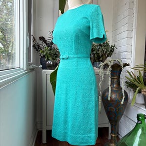 1960&#39;s Vintage Knit BLUE DRESS Belted Daisies Size Xs-Sm 2-4 Union-Made in USA