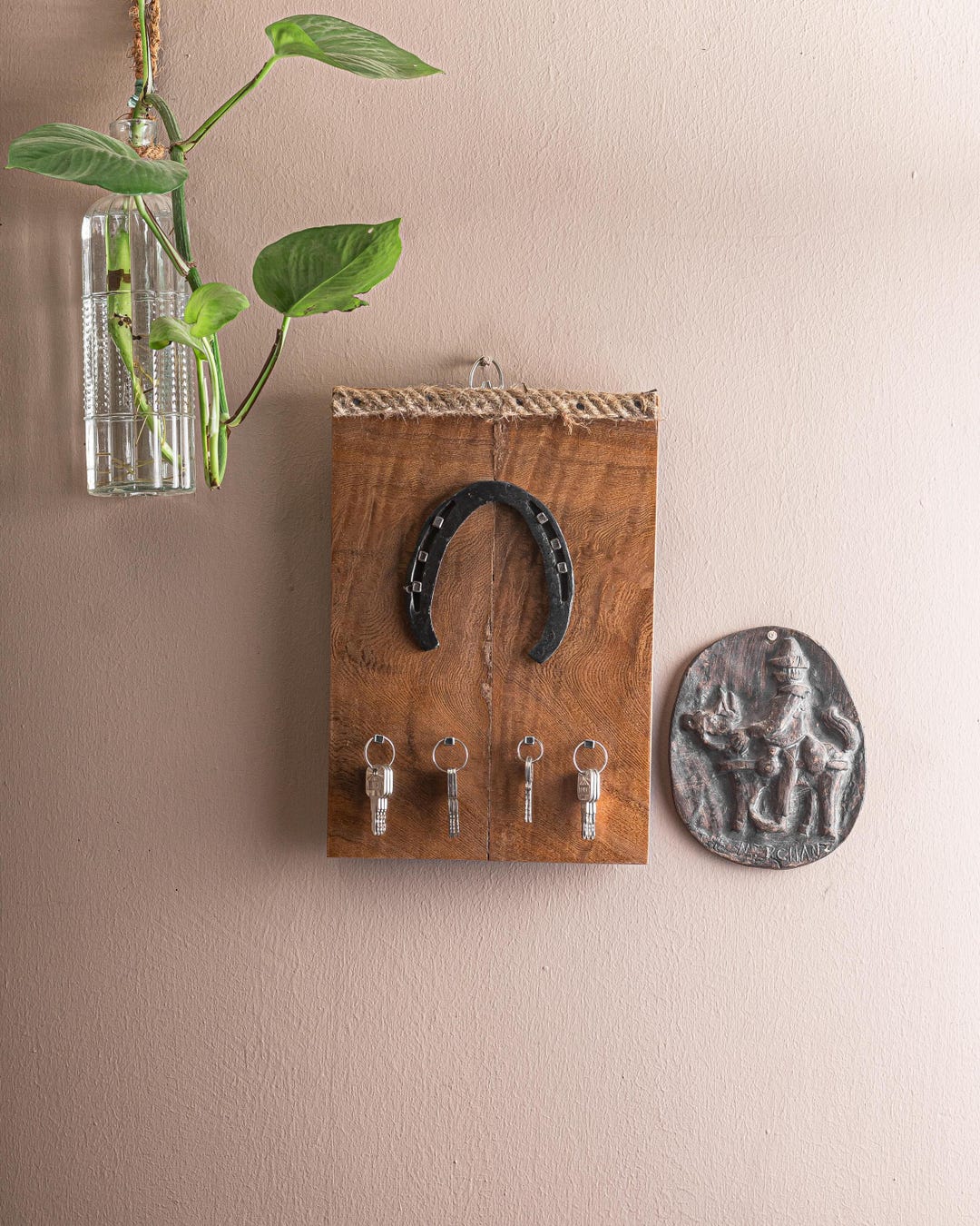 Wooden Key Chain Holder | Rustic Horseshoe Rack | Handmade Wall Mount ...