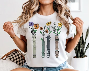 Koszulka z kwiatowym motywem mieczy świetlnych, bluza Disney Star Wars, koszulka z motywem wakacyjnej wycieczki do Disneylandu, bluza z kapturem Jasna strona Mocy, koszulka Galaxy's Edge