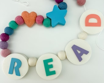 READ Banner – Friendship Bracelet Style, Pom Poms, 3D Printed