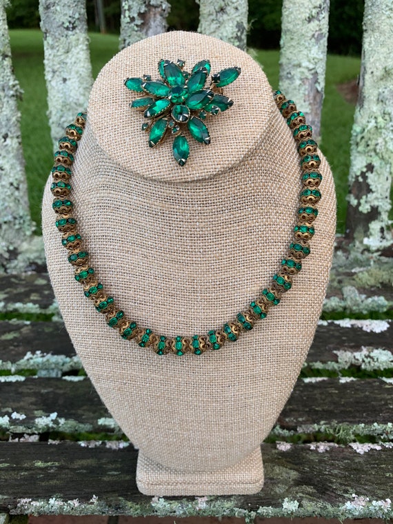 Emerald Green stone brooch and necklace - Emerald 