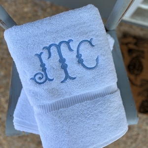 Monogrammed / personalized / embroidered towel set - monogrammed hand towel