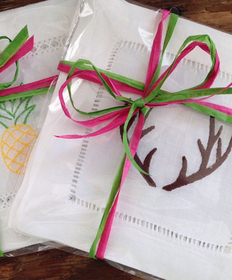 Lilly & Grace Embroidered Antler Linen Cocktail Napkins - Thumbnail 3