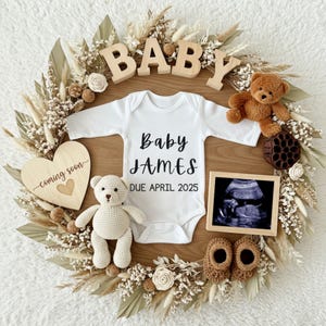 Neutrale digitale Schwangerschaftsankündigung, bearbeitbare Baby offenbaren für Social Media, Gender Reveal, Baby Fälligkeitsdatum, Boho Beige Letter Board