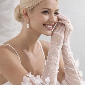 Vintage Bridal Pearl Gloves, Romantic Floral Tulle Wedding Gloves, Elegant Long Gloves for Bride