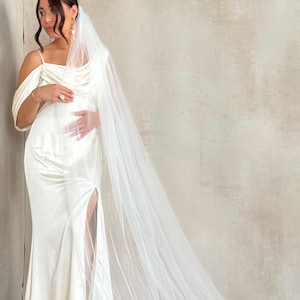 Ivory Cathedral Veil with Lace Trim – Soft Tulle Long Wedding Veil with Comb for Bride, lace classic veil