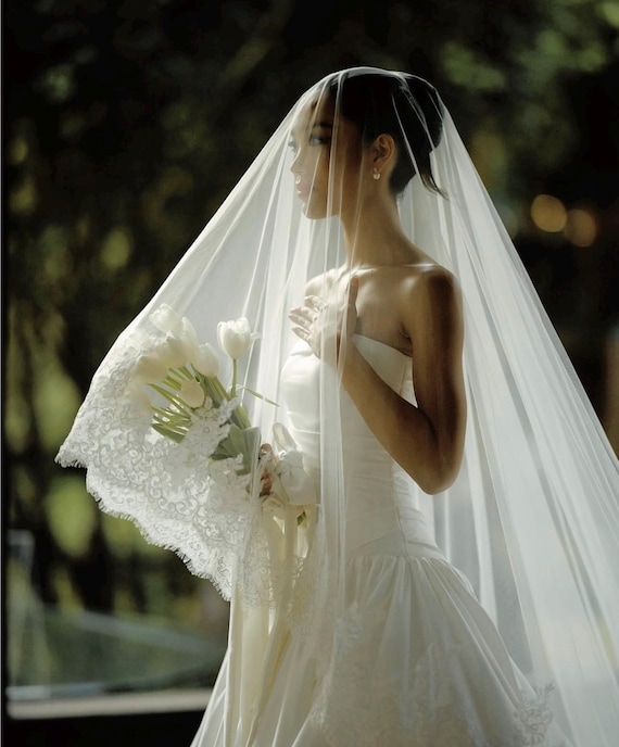 Classic two tier veil, Cathedral Veil, Lace trim Veil, Double tire ivory bridal Veil, Chapel Church Veil