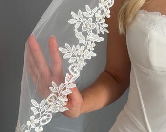 Floral Lace Wedding Veil – Ivory White Tulle, Elbow Length, Fingertip Veil