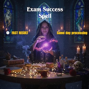 Puede incluir: Imagen que promociona un "Hechizo de éxito en el examen". Una persona con una capa con capucha oscura sostiene un orbe púrpura brillante. La escena incluye velas, libros y botellas. El texto dice "RESULTADO RÁPIDO" y "Procesamiento el mismo día."