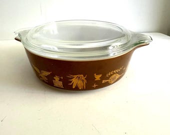 Vintage Pyrex Casserole Dish: Early American Pattern, 1 Pint with Lid