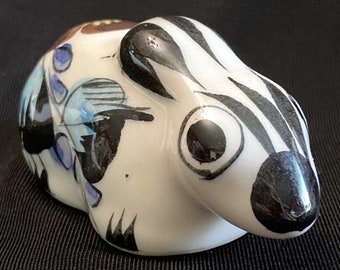 Mexican Tonala Rabbit, Conejo, Bunny, Figurine, Ceramic, Pottery, Signed RS, Folk Art, Souvenir, Hand Painted, 3 1/2" Long, White, Blue