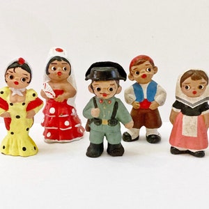 Set of 5 Vintage Mud People, 2 Miniatures, España, Spain, Guardia Civil, Señoras, Women, Boy & Girl, Terracotta, Red, Yellow, Green, White image 1