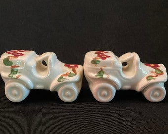 Vintage Car Salt & Pepper Shakers, Ceramic, Floral, Ivory Color, Burgundy Flowers, 1950s, Mid Century Modern, Collectables, Collectibles,