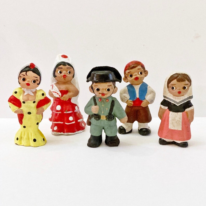 Set of 5 Vintage Mud People, 2 Miniatures, España, Spain, Guardia Civil, Señoras, Women, Boy & Girl, Terracotta, Red, Yellow, Green, White image 1