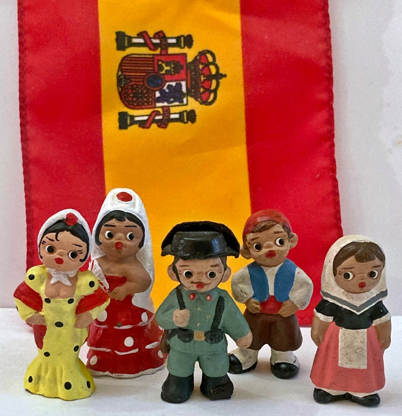 Set of 5 Vintage Mud People, 2 Miniatures, España, Spain, Guardia Civil, Señoras, Women, Boy & Girl, Terracotta, Red, Yellow, Green, White image 2