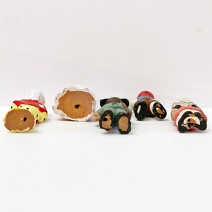 Set of 5 Vintage Mud People, 2 Miniatures, España, Spain, Guardia Civil, Señoras, Women, Boy & Girl, Terracotta, Red, Yellow, Green, White image 4