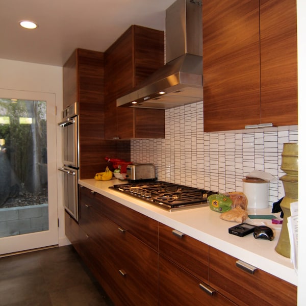 Thatch Mid-Century Modern Kitchen Backsplash Tile, Hand-Glazed Ceramic (6x6 Inches, 4 Pieces)