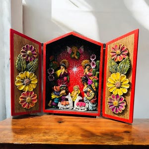 Boîte de crèche faite main en bois coloré, décoration de Noël Retablo, crèche de style péruvien, cadeau d'art populaire religieux, cadeau religieux pour la maison