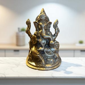 Hindu God Ganesha Statue – Brass Handcrafted Idol of Wisdom and Strength, Perfect Gift or Sacred Decor for Peaceful Spaces