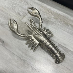 Metal Lobster Figurine – Silver Nautical Decor – Unique Handmade Coastal Sculpture – Sea-Inspired Luxury Gift for Ocean Lovers