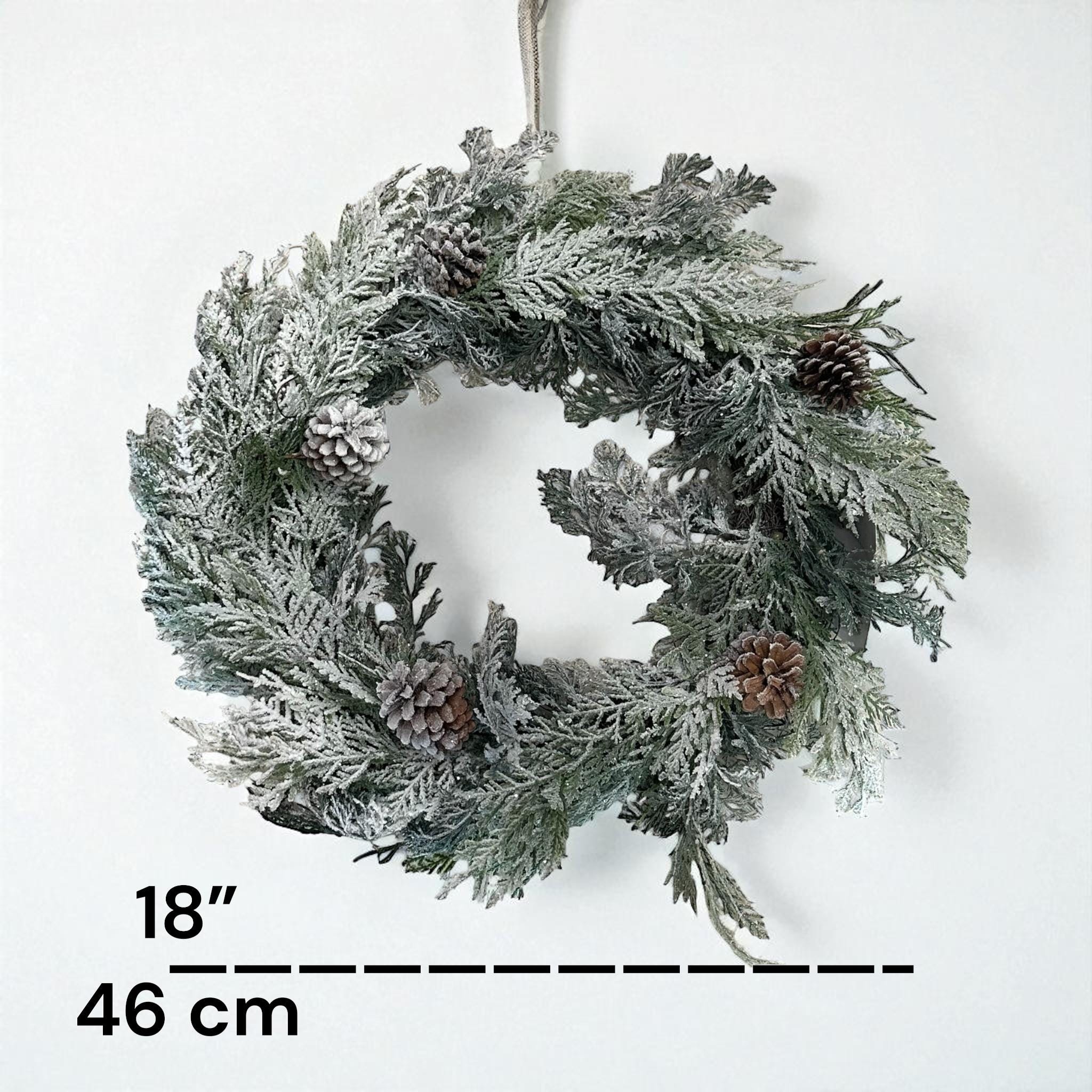 冬のクリスマスリース 18インチ | 雪の結晶をイメージした人工松リース