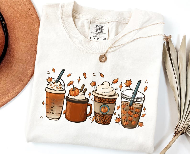 Camiseta Comfort Colors® de Acción de Gracias, linda camiseta de café de otoño, camiseta para amantes del café, camiseta de taza de café con leche y calabaza de Halloween, camiseta de especias de calabaza imagen 4