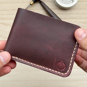 Cartera de cuero personalizada para hombre, regalo para aniversario, papá, novio, él, esposo, billetera personalizada grabada, billetera de cuero plegable