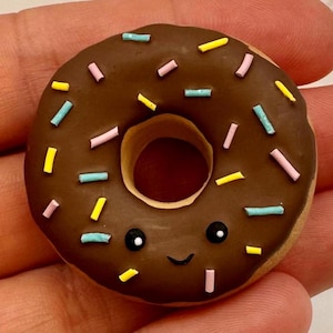 Handmade Polymer Clay Magnet – Clay Fridge Magnet, Cute Gift Ideas, Donut (MADE IN CANADA)
