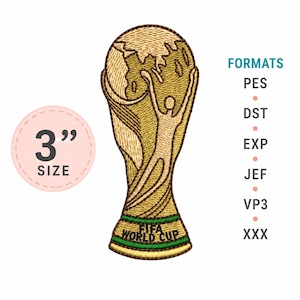 Pode incluir: Um emblema bordado do troféu da Copa do Mundo da FIFA em fio dourado com uma base verde apresentando o texto FIFA WORLD CUP. Um gráfico circular indica um tamanho de 3 polegadas. Os formatos de arquivo disponíveis incluem PES, DST, EXP, JEF, VP3 e XXX.